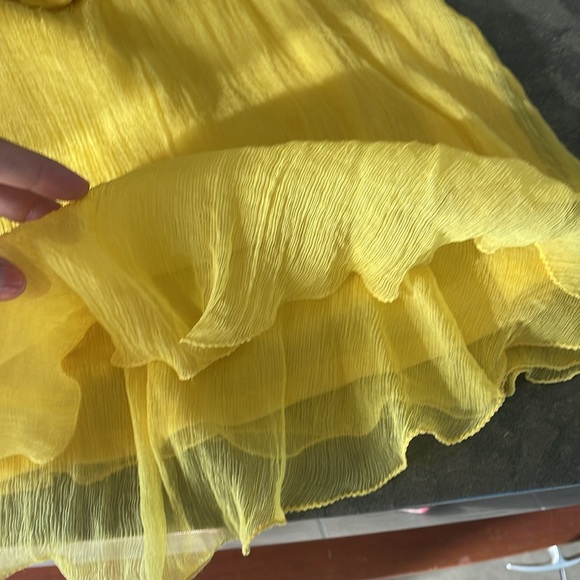 LIKE NEW Studio M Sleeveless Top - Picture 7 of 11